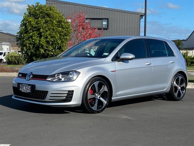 2014 Volkswagen Golf - Thumbnail