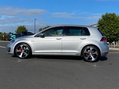 2014 Volkswagen Golf - Thumbnail