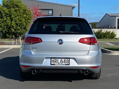 2014 Volkswagen Golf - Thumbnail