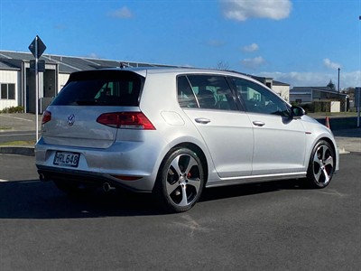 2014 Volkswagen Golf - Thumbnail
