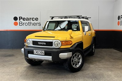 2011 Toyota FJ CRUISER - Thumbnail