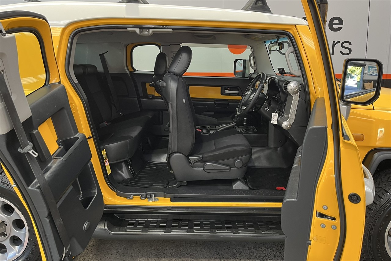 2011 Toyota FJ CRUISER