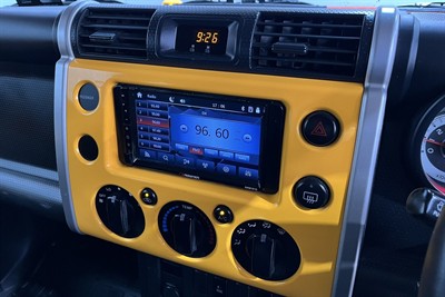 2011 Toyota FJ CRUISER - Thumbnail