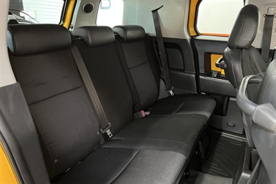 2011 Toyota FJ CRUISER - Thumbnail