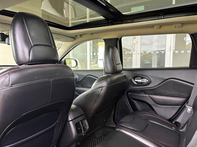 2017 Jeep Cherokee - Thumbnail