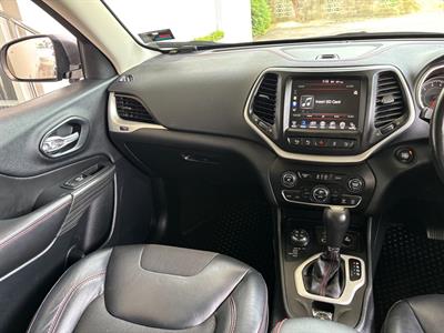 2017 Jeep Cherokee - Thumbnail