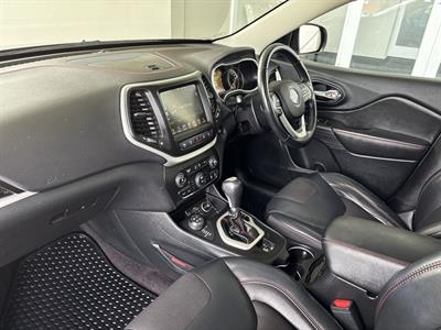 2017 Jeep Cherokee - Thumbnail