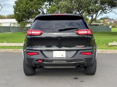 2017 Jeep Cherokee - Thumbnail