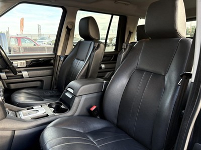 2016 Land Rover Discovery - Thumbnail