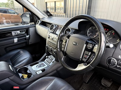 2016 Land Rover Discovery - Thumbnail