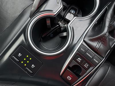 2018 Toyota Camry - Thumbnail