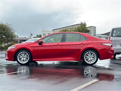 2018 Toyota Camry - Thumbnail