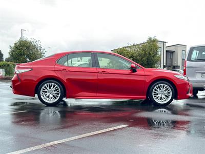 2018 Toyota Camry - Thumbnail