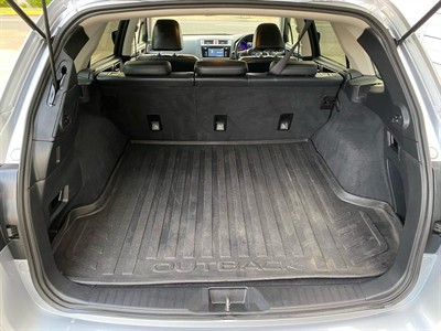2015 Subaru Outback - Thumbnail