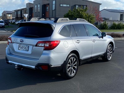 2015 Subaru Outback - Thumbnail