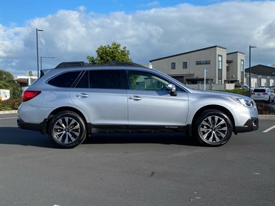 2015 Subaru Outback - Thumbnail