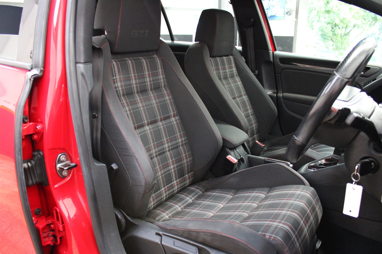 2010 Volkswagen GOLF