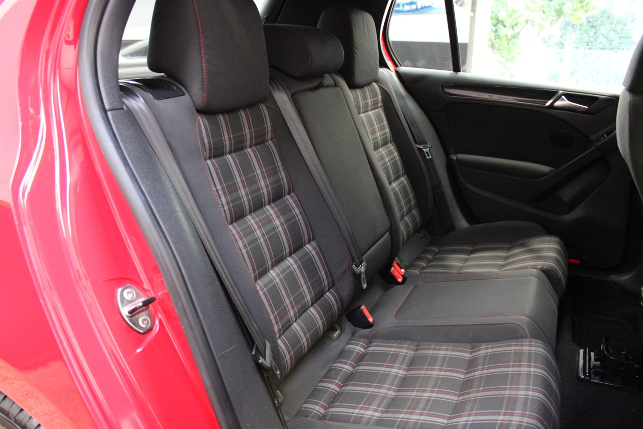2010 Volkswagen GOLF