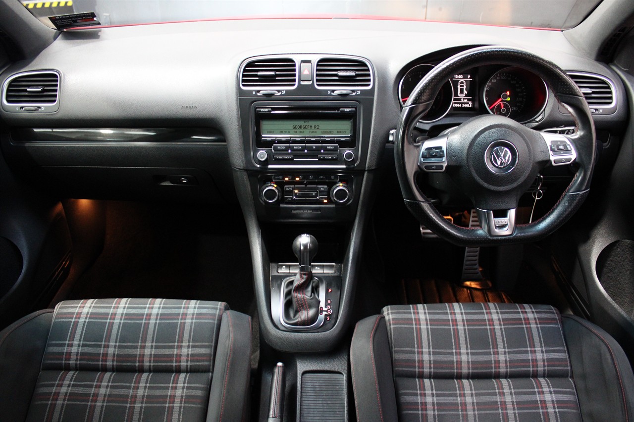 2010 Volkswagen GOLF