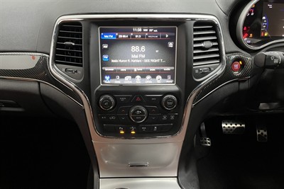 2016 Jeep Grand Cherokee - Thumbnail