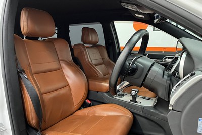 2016 Jeep Grand Cherokee - Thumbnail