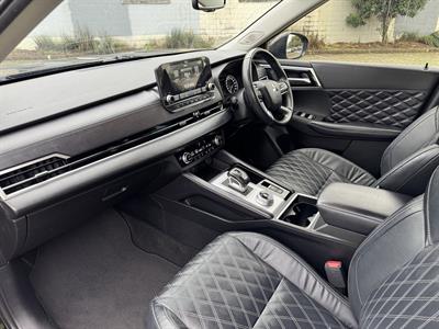 2022 Mitsubishi Outlander - Thumbnail