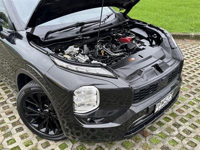 2022 Mitsubishi Outlander - Thumbnail