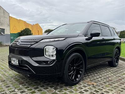 2022 Mitsubishi Outlander - Thumbnail