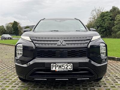 2022 Mitsubishi Outlander - Thumbnail