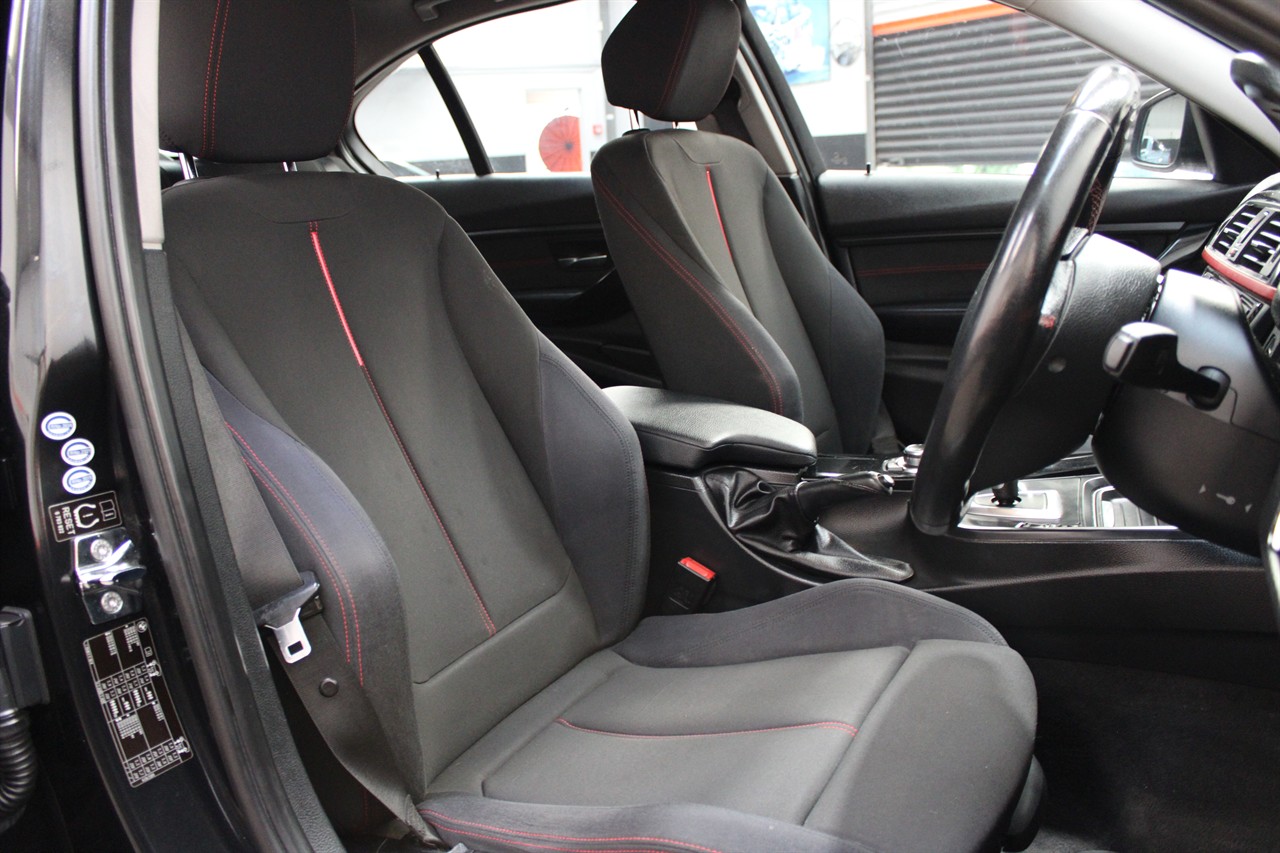 2012 BMW 320I