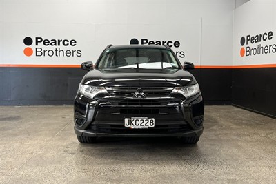 2015 Mitsubishi Outlander - Thumbnail