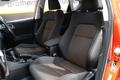 2016 Toyota Auris - Thumbnail