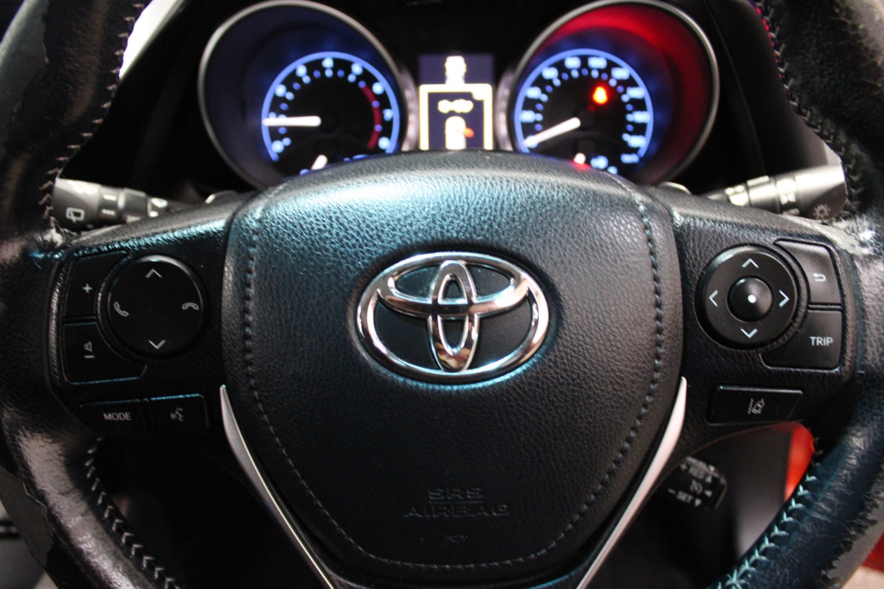2016 Toyota Auris