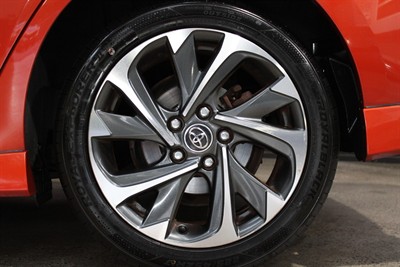 2016 Toyota Auris - Thumbnail