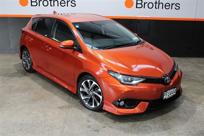 2016 Toyota Auris - Thumbnail