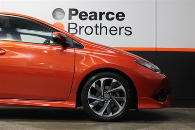 2016 Toyota Auris - Thumbnail
