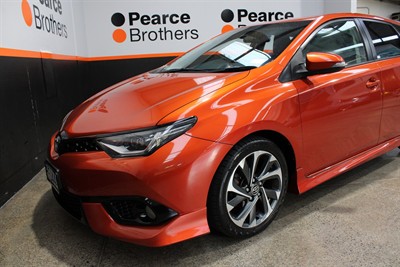 2016 Toyota Auris - Thumbnail