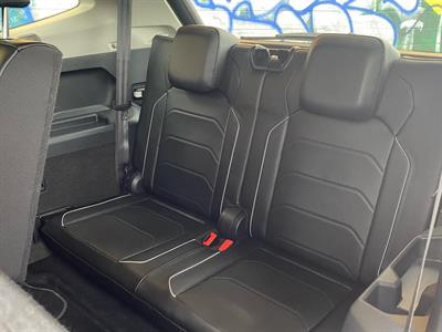2018 Volkswagen Tiguan - Thumbnail