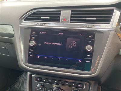 2018 Volkswagen Tiguan - Thumbnail