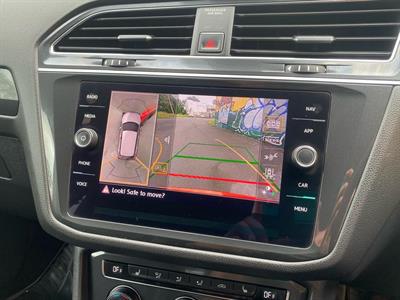 2018 Volkswagen Tiguan - Thumbnail