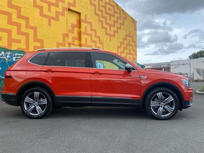 2018 Volkswagen Tiguan - Thumbnail