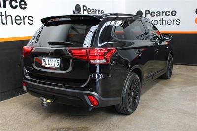 2022 Mitsubishi Outlander - Thumbnail