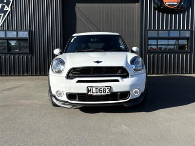 2016 Mini Countryman - Thumbnail