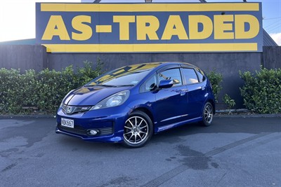 2011 Honda FIT - Thumbnail