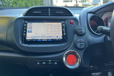 2011 Honda FIT - Thumbnail