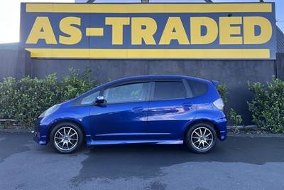 2011 Honda FIT - Thumbnail
