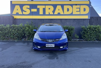 2011 Honda FIT - Thumbnail