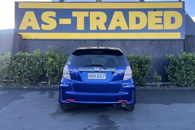 2011 Honda FIT - Thumbnail