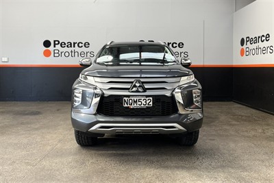 2020 Mitsubishi Pajero - Thumbnail