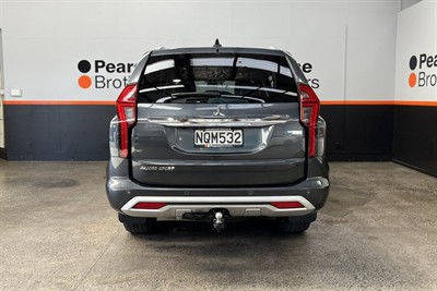 2020 Mitsubishi Pajero - Thumbnail